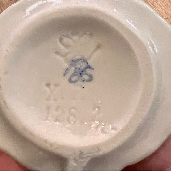 Super Rare 1935 Goebel Hummel TMK-1 Crown Mark Porcelain Lady Perfume Bottle 4” - Picture 7 of 8